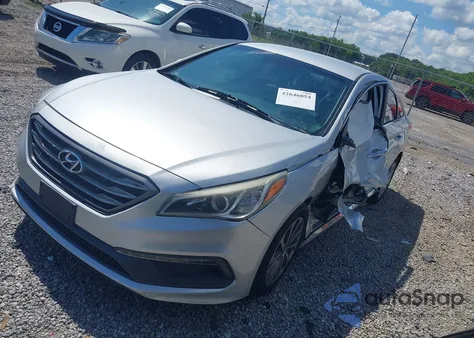 2015 Hyundai Sonata Sport z USA, uszkodzony, nr VIN 5NPE34AF7FH230704
